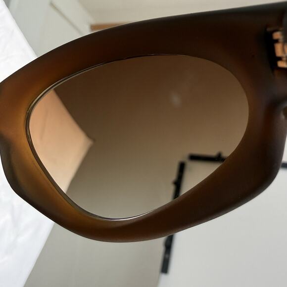 Visages x Clara Berry Sunglasses mod. Sasha Removable Hair Pin Brown Oval